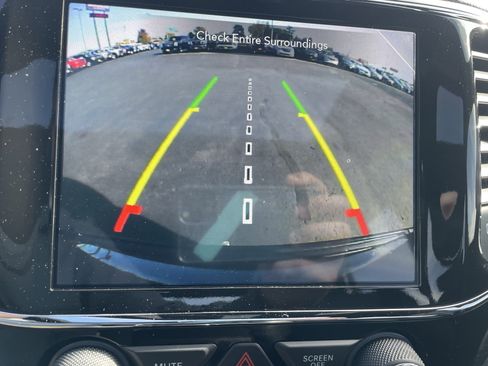 Used 2021 Jeep Grand Cherokee Laredo X image 21