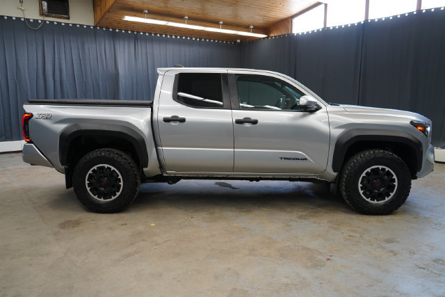 Used 2024 Toyota Tacoma TRD Off-Road w/ TRD Off Road Premium Package AWD/4WD image 8