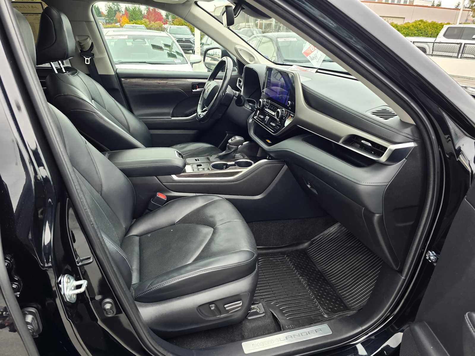 Used 2023 Toyota Highlander Limited AWD/4WD image 11