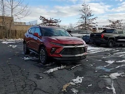 Certified 2025 Chevrolet Blazer RS image 2