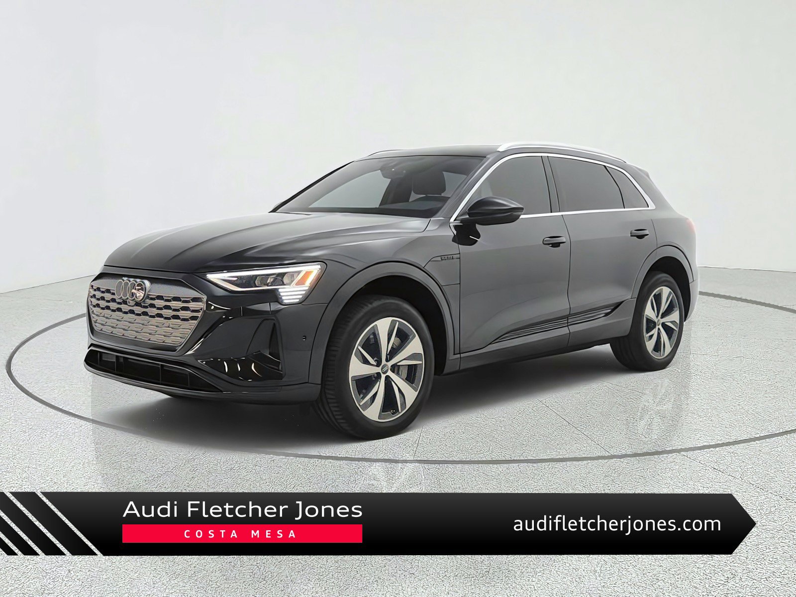 Used 2024 Audi Q8 e-tron Premium Plus AWD/4WD image 1