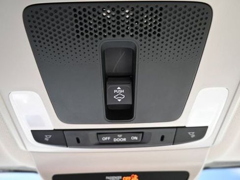 Used 2025 Honda HR-V EX-L image 33