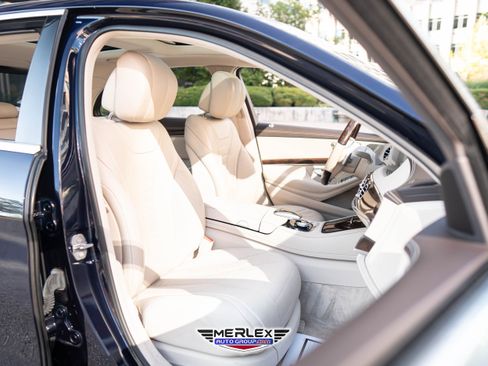 Used 2020 Mercedes-Benz S 560 4MATIC Sedan w/ Premium Package image 17