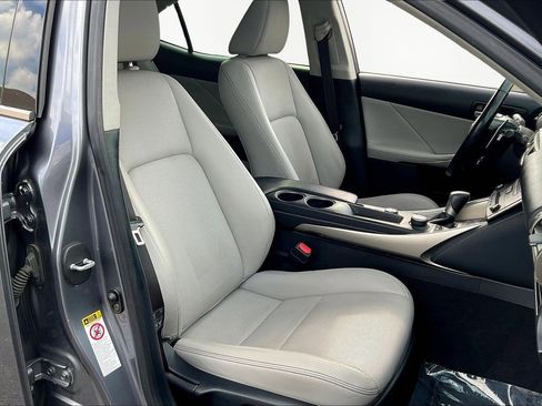 Used 2016 Lexus IS 300 AWD w/ Premium Package image 30