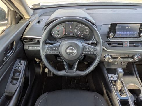 Used 2024 Nissan Altima 2.5 S image 27