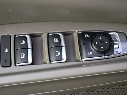 Used 2026 Kia Carnival FWD image 24