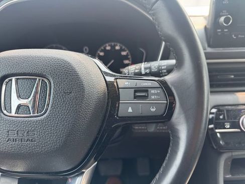 Used 2025 Honda Pilot EX-L image 19