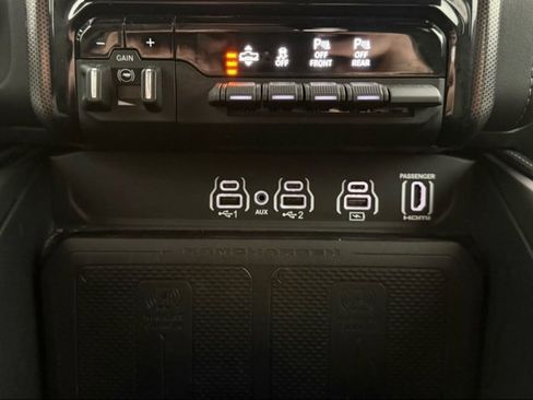 Used 2025 RAM 1500 Limited image 14