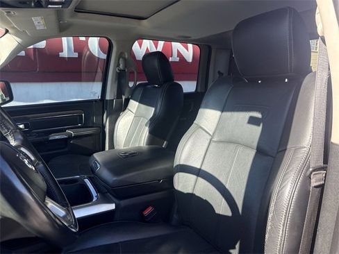 Used 2018 RAM 1500 Laramie w/ Convenience Group image 11