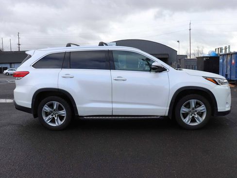 Certified 2019 Toyota Highlander Limited image 4