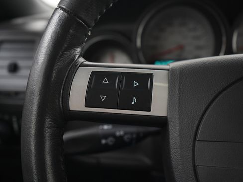 Used 2009 Dodge Challenger SRT8 RWD image 26