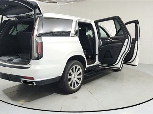 Used 2021 Cadillac Escalade Premium Luxury Platinum w/ Heavy-Duty Trailer Package image 10