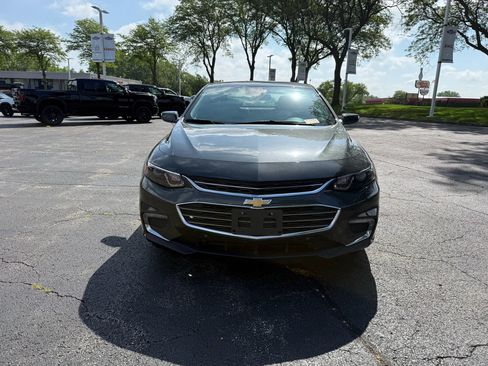 Used 2018 Chevrolet Malibu LT w/ Driver Confidence Package FWD image 2