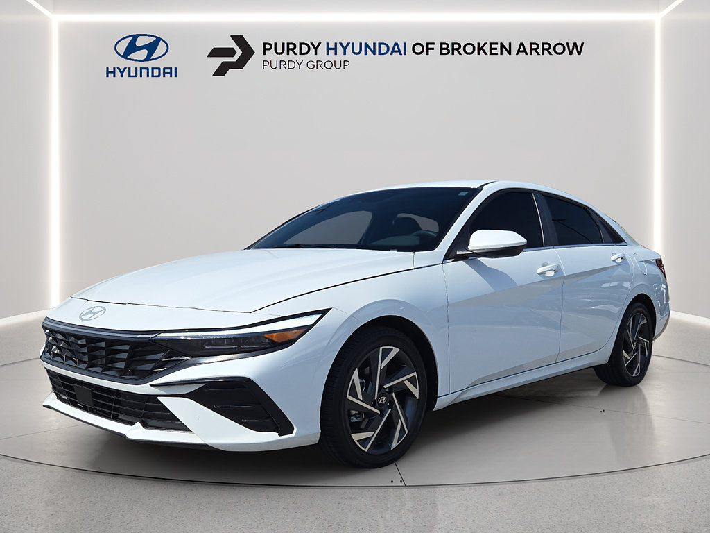Certified 2025 Hyundai Elantra SEL FWD image 2