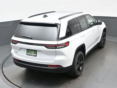 New 2025 Jeep Grand Cherokee Altitude image 22