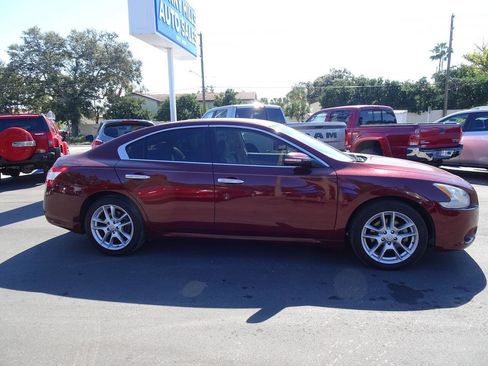 Used 2009 Nissan Maxima 3.5 SV w/ Cold Pkg image 2