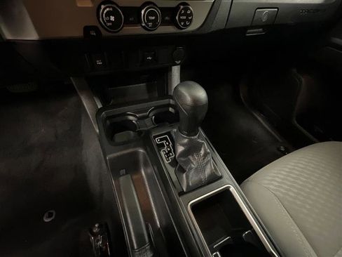 Used 2022 Toyota Tacoma SR image 15