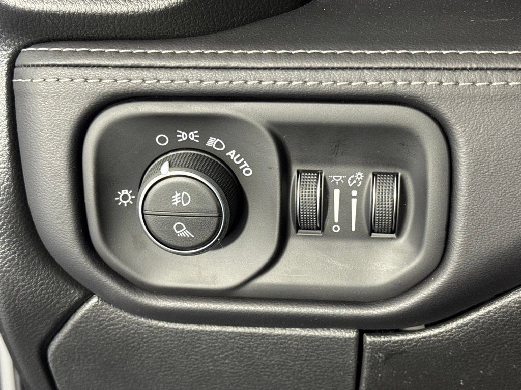 New 2027 RAM 2500 Limited AWD/4WD image 18