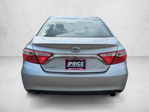 Used 2017 Toyota Camry SE w/ Protection Package (Q2) image 4