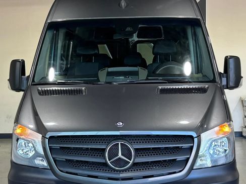 Used 2014 Mercedes-Benz Sprinter 2500 image 2