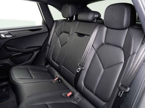 Certified 2025 Porsche Macan AWD/4WD image 14
