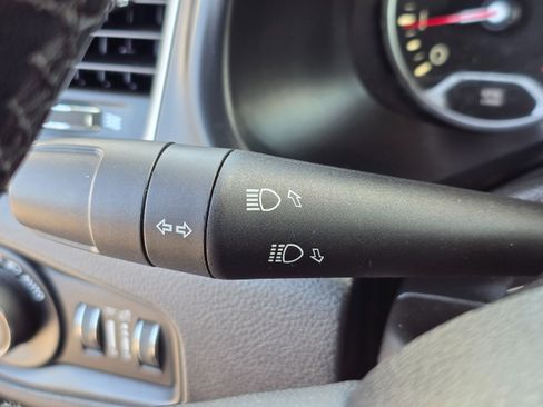 Used 2020 Jeep Renegade Latitude image 39