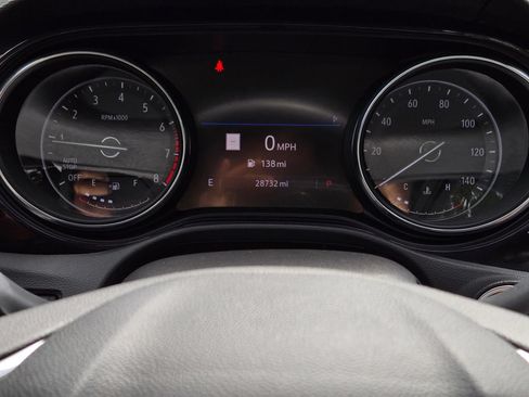Used 2023 Buick Encore GX Essence w/ Advanced Technology Package FWD image 6
