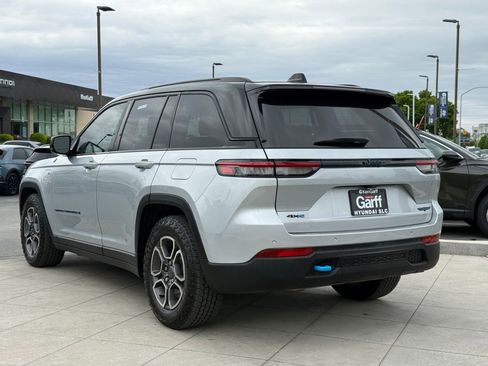 Used 2023 Jeep Grand Cherokee Trailhawk w/ Advanced Protech Group II AWD/4WD image 7