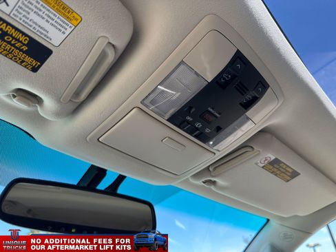 Used 2017 Lexus GX 460 Premium w/ Premium Package image 34