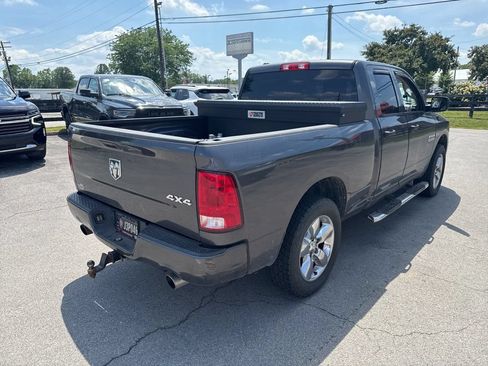 Used 2018 RAM 1500 ST AWD/4WD image 3