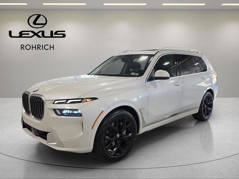 Used 2023 BMW X7 xDrive40i w/ Premium Package image 1
