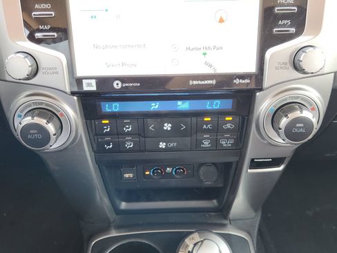 Used 2021 Toyota 4Runner Limited AWD/4WD image 22