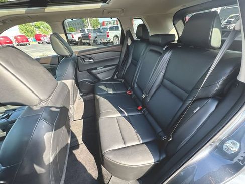 Used 2023 Nissan Rogue SV w/ SV Premium B Package AWD/4WD image 24