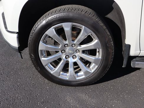 Used 2020 Chevrolet Silverado 1500 High Country w/ Technology Package image 38