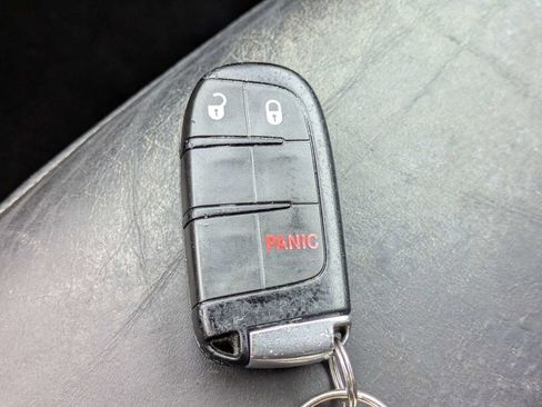 Used 2019 Dodge Journey Crossroad FWD image 27