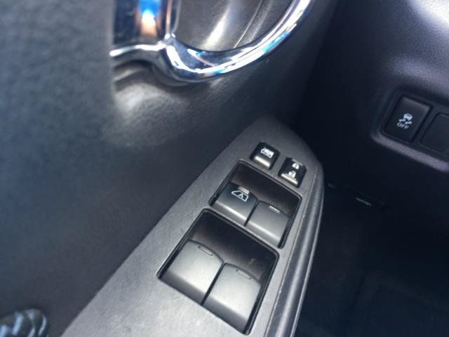Used 2015 Nissan Versa Note SV FWD image 19
