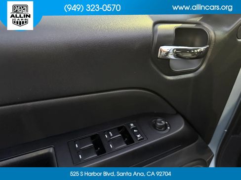 Used 2013 Jeep Compass Latitude w/ Sun/Sound Group FWD image 13