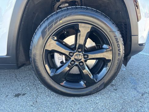 Used 2021 Jeep Grand Cherokee L Limited image 39