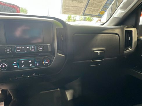 Used 2018 Chevrolet Silverado 1500 LT w/ Trailering Package AWD/4WD image 13