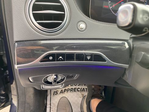 Used 2020 Mercedes-Benz S 560 4MATIC Sedan w/ Premium Package image 29