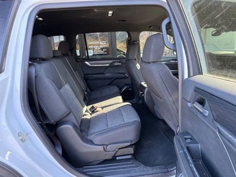 Used 2025 GMC Acadia Elevation AWD/4WD image 11