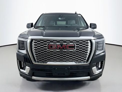 Used 2021 GMC Yukon XL Denali w/ Denali Premium Package AWD/4WD image 2