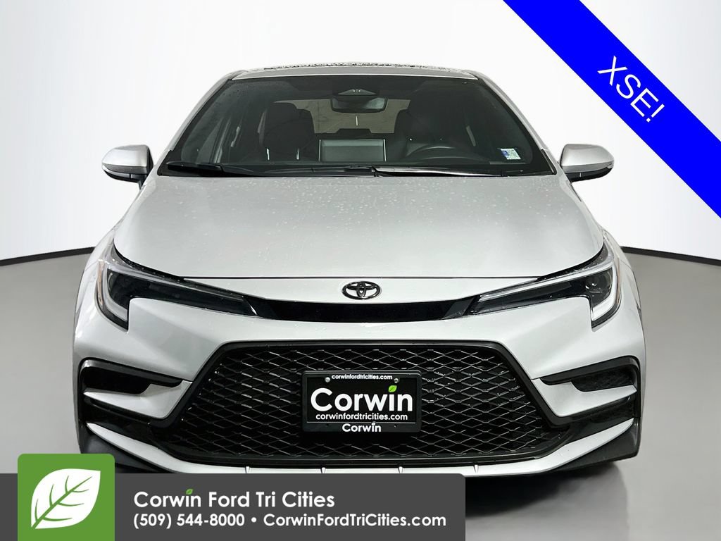 Used 2025 Toyota Corolla XSE FWD image 4