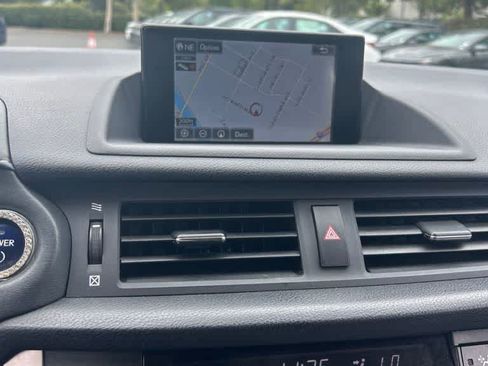 Used 2016 Lexus CT 200h w/ Navigation Package FWD image 9