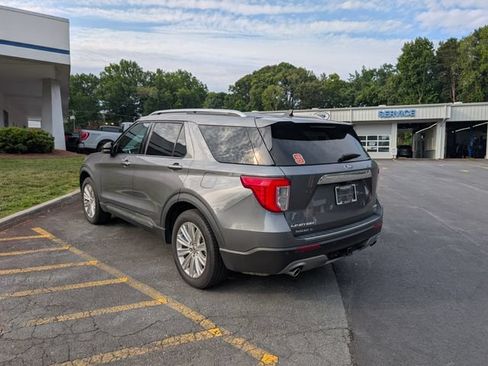 Used 2021 Ford Explorer Limited w/ Equipment Group 301A AWD/4WD image 3