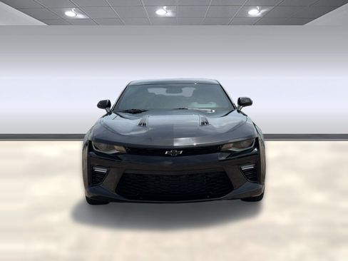 Used 2018 Chevrolet Camaro SS RWD image 6