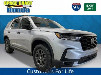 New 2025 Honda Pilot TrailSport
