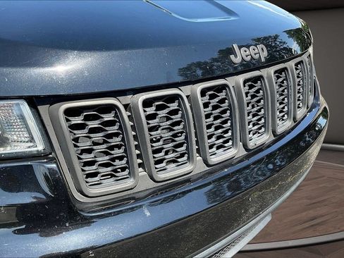 Used 2021 Jeep Grand Cherokee Laredo AWD/4WD image 35