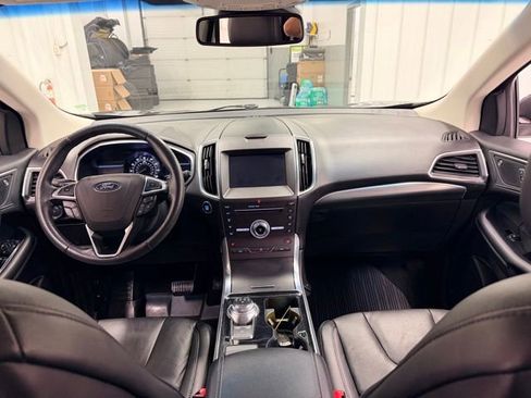 Used 2019 Ford Edge Titanium w/ Cold Weather Package AWD/4WD image 21