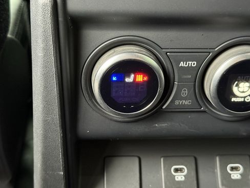 Certified 2025 Land Rover Defender 130 V8 image 26